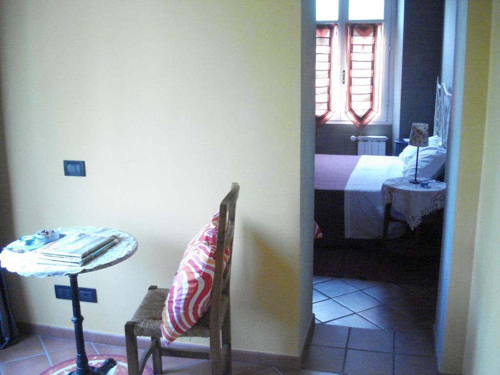 Locanda Del Barbaresco Άλμπα Δωμάτιο φωτογραφία