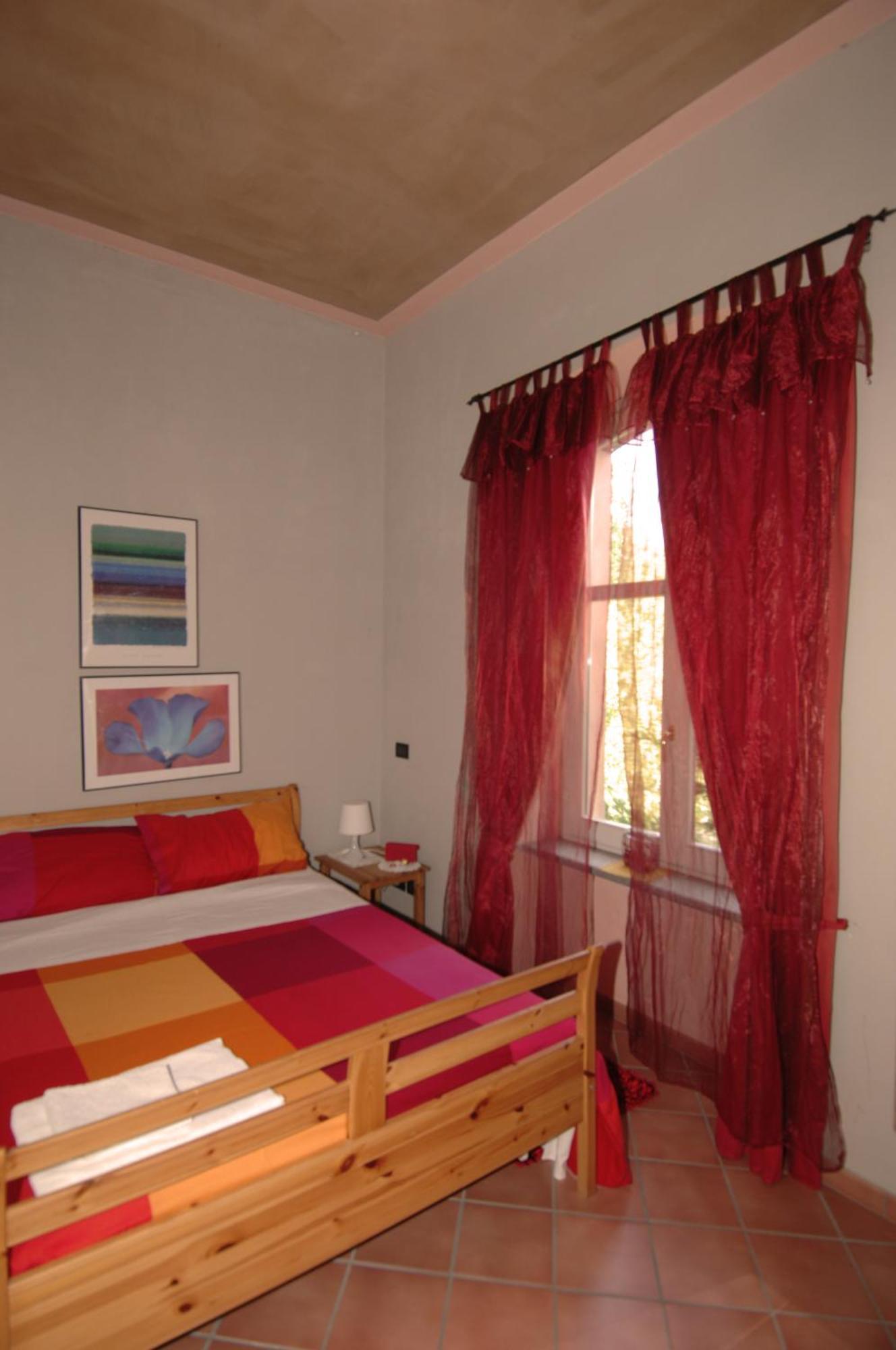 Locanda Del Barbaresco Άλμπα Δωμάτιο φωτογραφία
